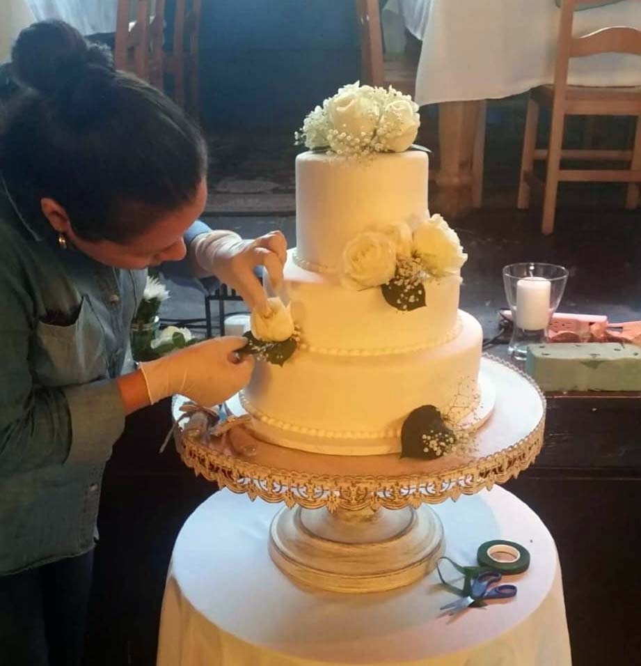sonia-cakes-y-mas-cake-maker-decorator